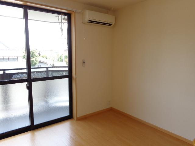 メゾンアイリスの居間・リビング|リビング