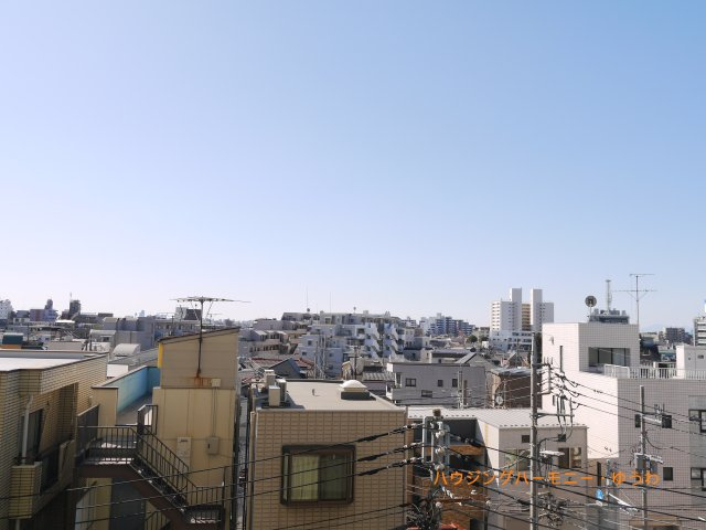 【展望】 | パーク・エステート上板橋 | 頬をなでる優しい風を感じることが出来ます。つい深呼吸をしたくなる気持ちの良い眺望を楽しみましょう。