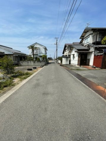宇高町2丁目　売土地の前面道路含む現地写真