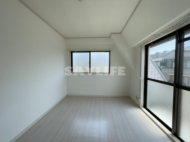 グランメールの洋室