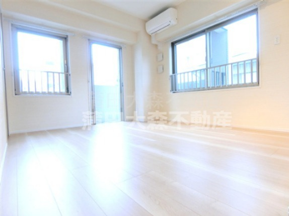 VER　FLAT(ベールフラット)の居間・リビング|洋室8.8帖