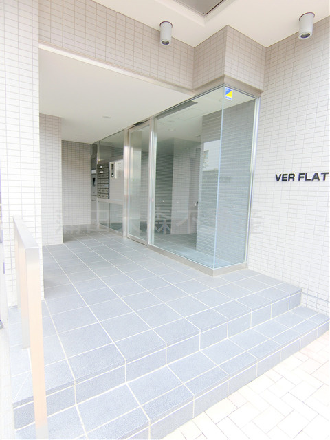 VER　FLAT(ベールフラット)のエントランス