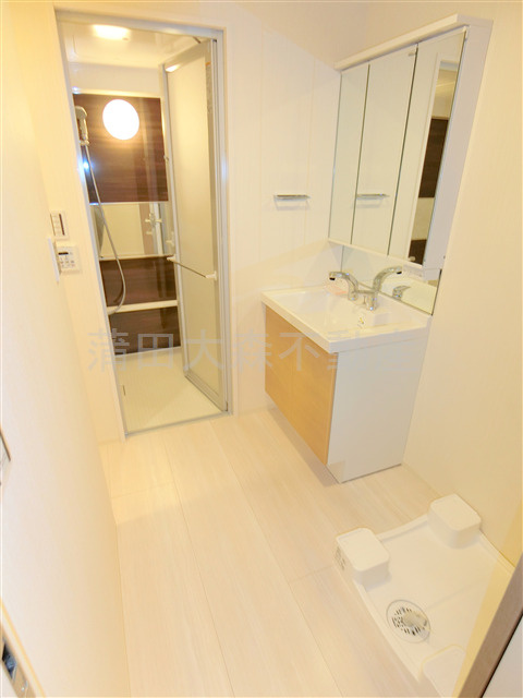 VER　FLAT(ベールフラット)の洗面所|洗面脱衣所　独立洗面台　洗濯機置き場