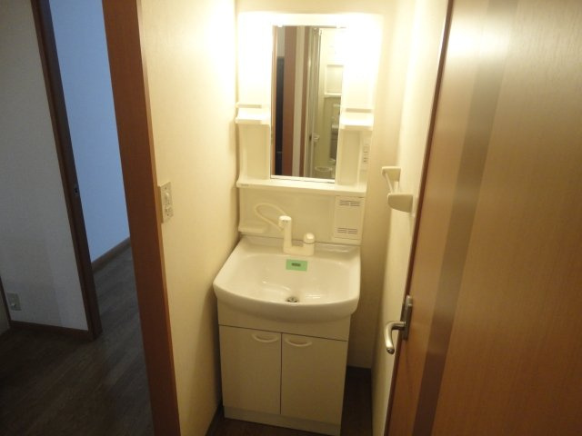 メゾン・弘西の洗面所|洗髪洗面化粧台