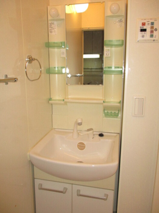 ラルゴの独立洗面台|洗髪洗面化粧台