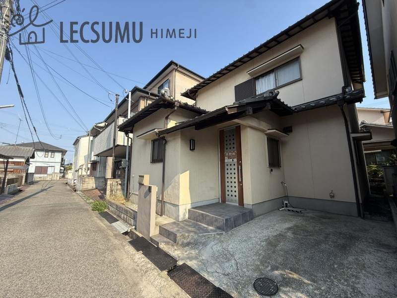 姫路市広畑区高浜町４丁目／中古戸建の駐車場