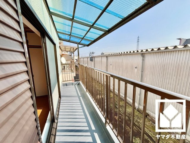 八幡市八幡吉原のバルコニー