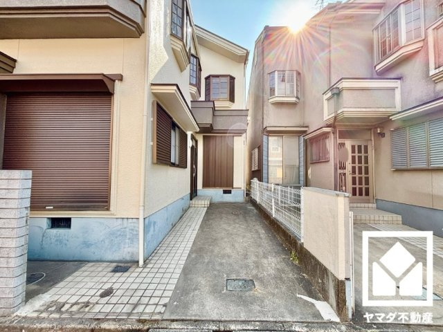 八幡市八幡吉原の駐車場