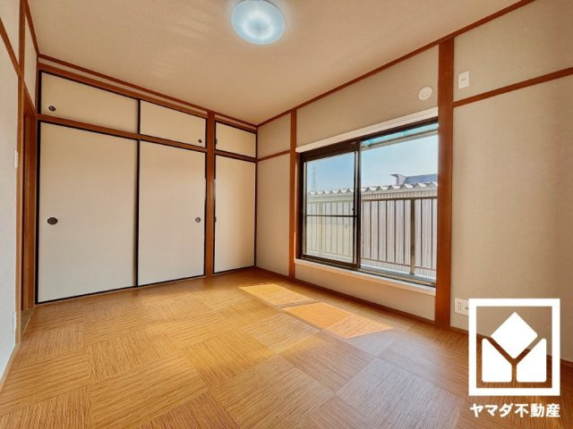 八幡市八幡吉原の洋室