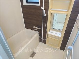 サンドール南の浴室|窓あり