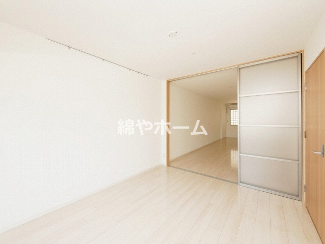 ロイヤルパークスなんばの寝室|使い勝手のいい寝室です