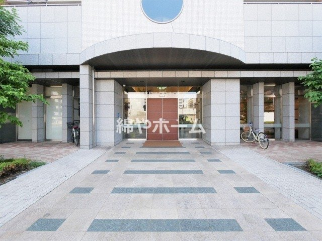 ロイヤルパークスなんばのエントランス|落ち着いたエントランスです