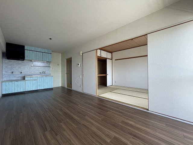 ドミール藤治の居間・リビング