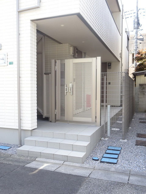 アジュールⅡのエントランス|★門扉式オートロック★