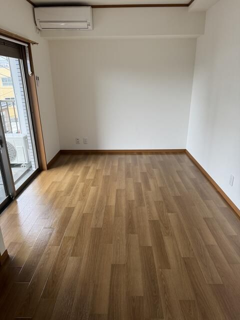 市川市八幡２丁目の賃貸マンションの居間・リビング