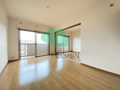 【居間・リビング】 | サン・ビオ空港通り | アレンジ自由自在の広々空間です！