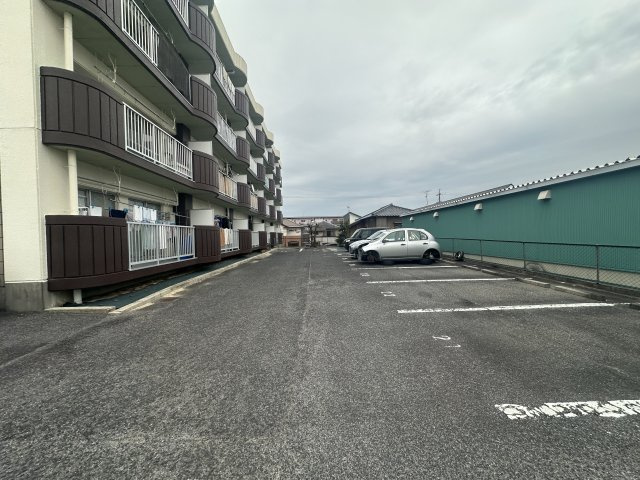 清風苑の駐車場