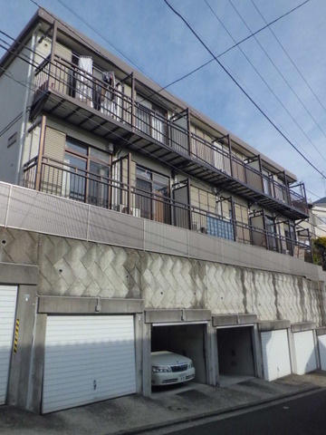 シティハイムＳＵＮ－Ⅰの駐車場|安心のシャッター付駐車場