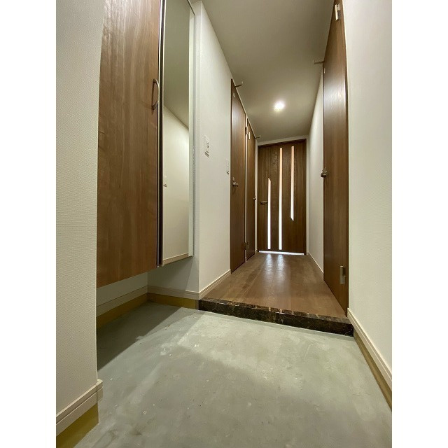 レーベン姪浜駅前の玄関