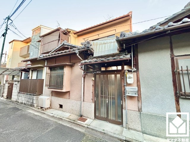 伏見区深草稲荷鳥居前町の外観