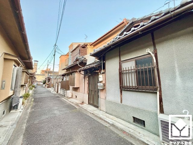 伏見区深草稲荷鳥居前町の外観
