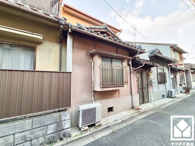 伏見区深草稲荷鳥居前町の外観