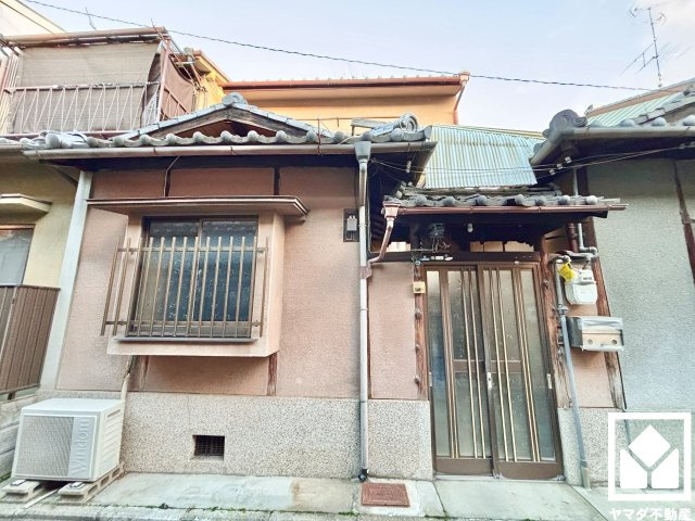 伏見区深草稲荷鳥居前町の外観