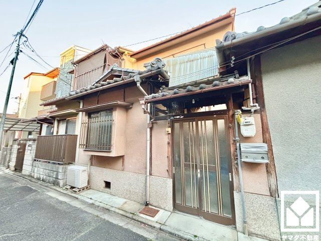 伏見区深草稲荷鳥居前町の外観