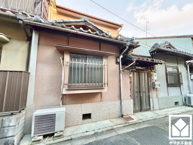 伏見区深草稲荷鳥居前町の外観