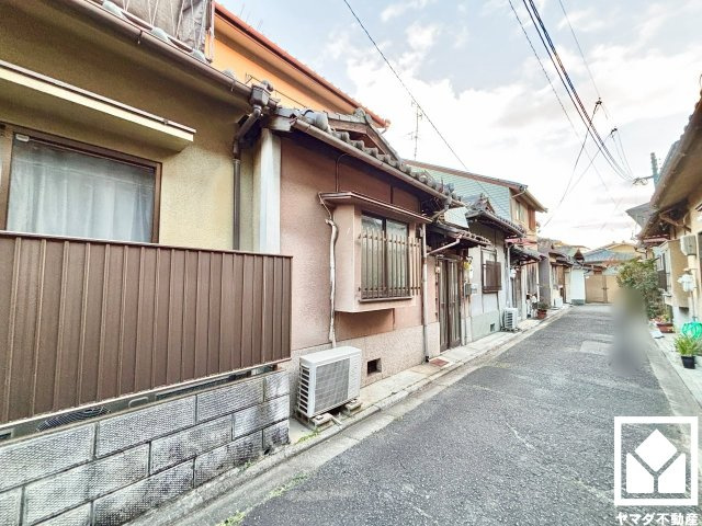 伏見区深草稲荷鳥居前町の外観