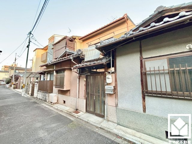 伏見区深草稲荷鳥居前町の外観