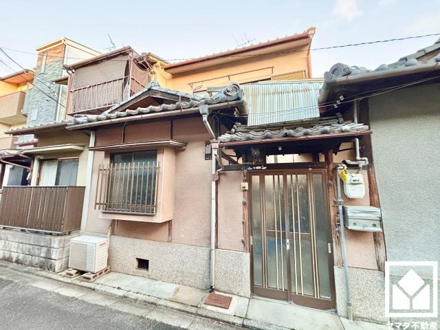 伏見区深草稲荷鳥居前町の外観