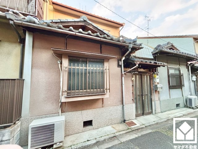 伏見区深草稲荷鳥居前町の外観