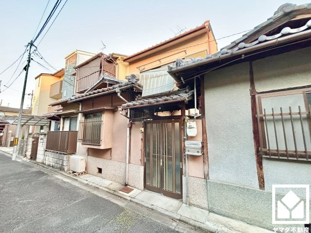 伏見区深草稲荷鳥居前町の外観