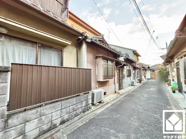 伏見区深草稲荷鳥居前町の外観