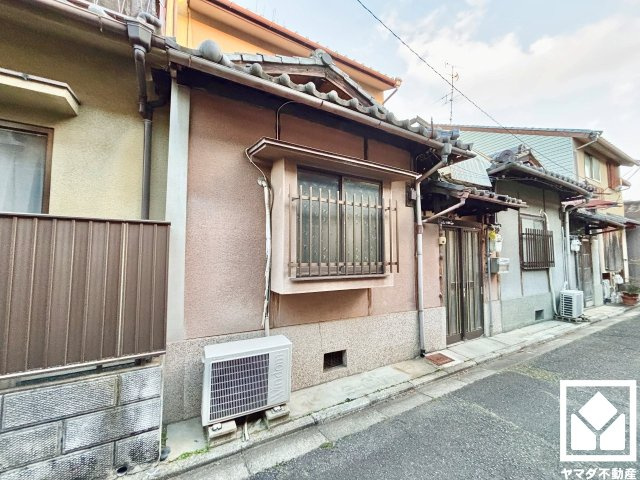 伏見区深草稲荷鳥居前町の外観