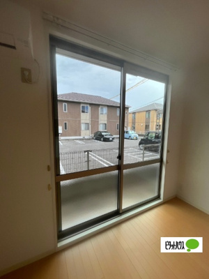 【バルコニー】 | ボヌール羽屋K