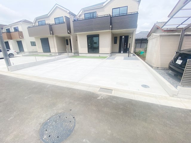 祝　成約済み　八王子市　元八王子町　新築戸建ての駐車場|～仲介手数料無料☆八王子ひなた不動産～八王子市元八王子町　新築戸建て