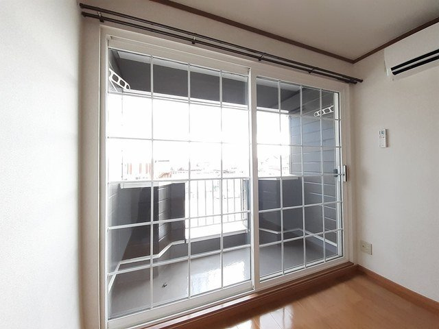 メゾンＭＳ・Ｂのバルコニー|お洗濯にも便利なバルコニー付き