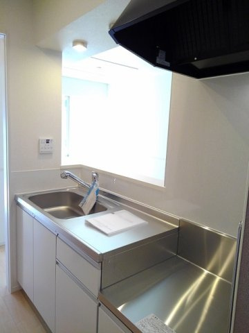 サニーレジデンス雅のキッチン|コンパクトなキッチンで掃除もラクラク