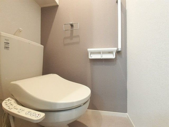 シャインビューⅢのトイレ|清潔感のあるトイレです