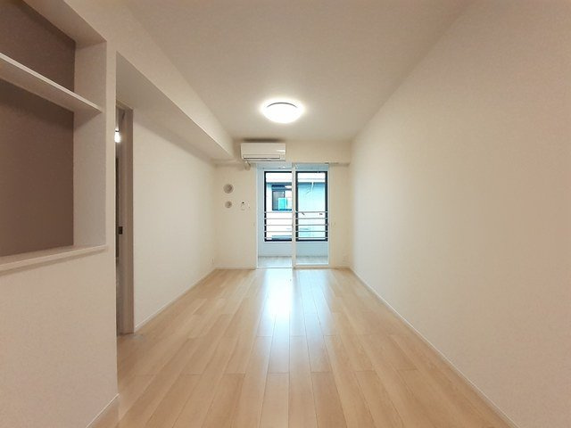 シャインビューⅢの居間・リビング|こちらの居間で趣味の時間をお楽しみください