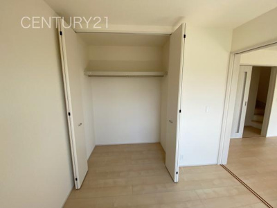 【収納】 | 甘楽白倉 2号棟 | ハンガーパイプ付きクローゼットです。