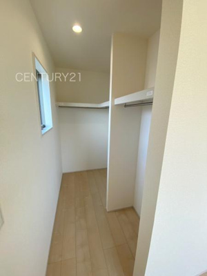 【収納】 | 甘楽白倉 2号棟 | ハンガーパイプ付きクローゼットです。