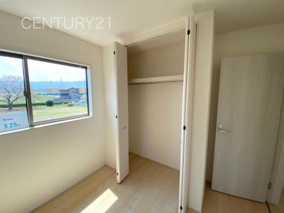 【収納】 | 甘楽白倉 2号棟 | ハンガーパイプ付きクローゼットです。