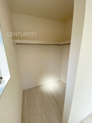 【収納】 | 第2前橋川曲 2号棟 | ハンガーパイプ付きクローゼットです。