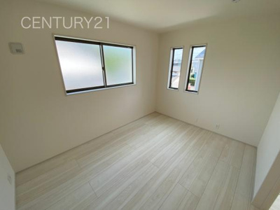 【洋室】 | 第2前橋川曲 2号棟 | ２面採光の明るい洋室です。