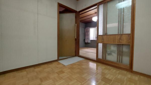 和歌山市紀三井寺　中古戸建の居間・リビング