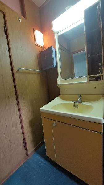 和歌山市紀三井寺　中古戸建の独立洗面台