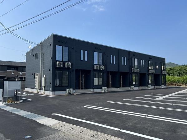 大田市大田町大田のアパートの外観